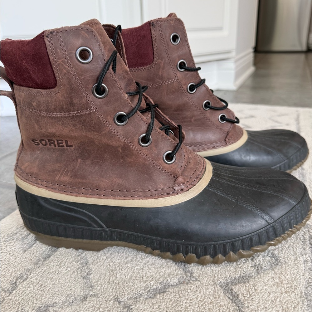 Mens Sorel size 12 Two-Tone Lace-Up Boots